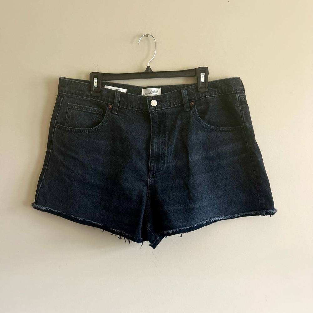 Universal Thread | Women's Black Denim Shorts, Size 16R